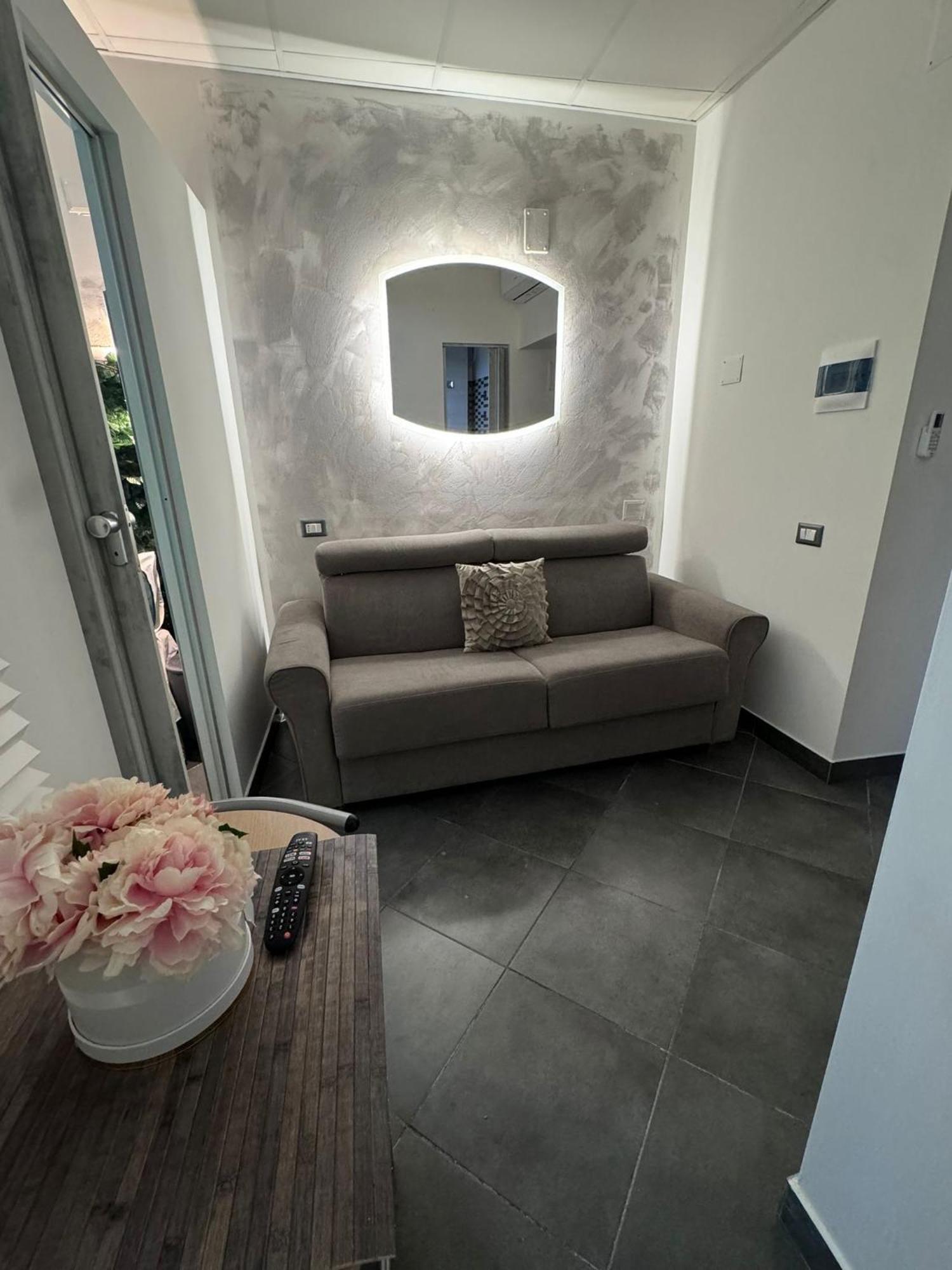 ナポリ Casa Di Vincenzo Bed & Breakfast エクステリア 写真