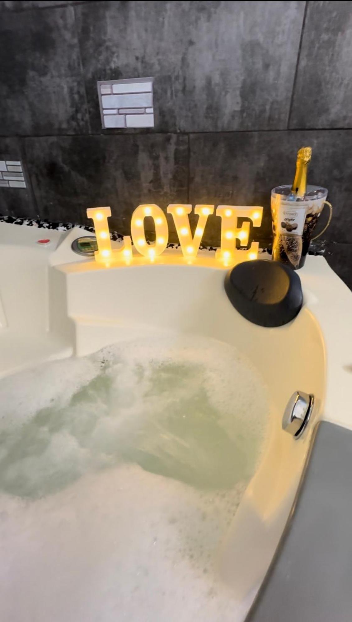 ナポリ Casa Di Vincenzo Bed & Breakfast エクステリア 写真